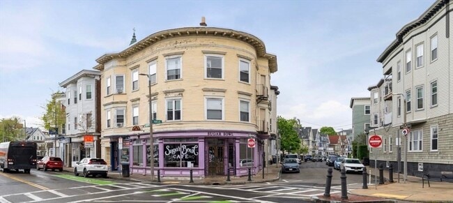 Building Photo - 861 Dorchester Ave Unit 3
