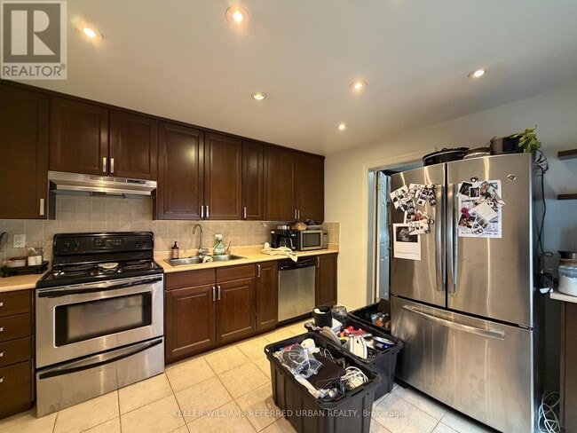 Photo - 429 Ossington Ave