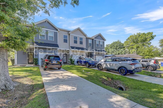 Photo - 1549 Evergreen St Townhome