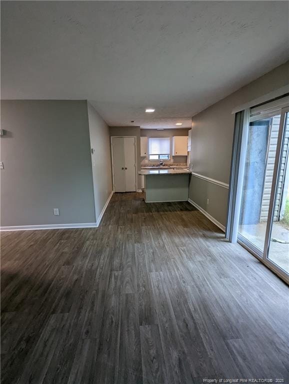 Photo - 835 Applewood Ln