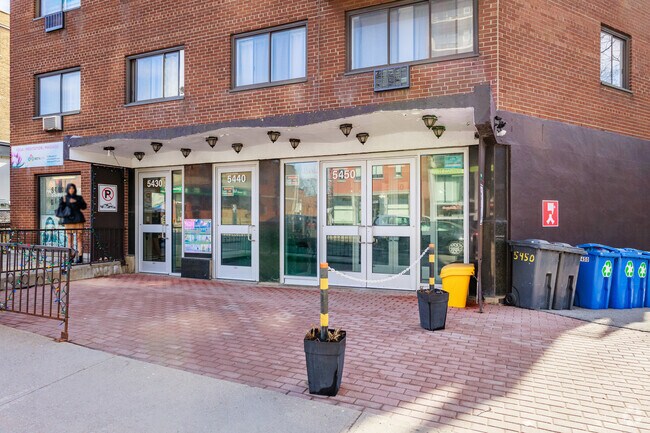 Photo - 5450 Queen-Mary