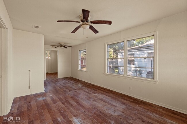 Photo - 2617 Waggoner Ave