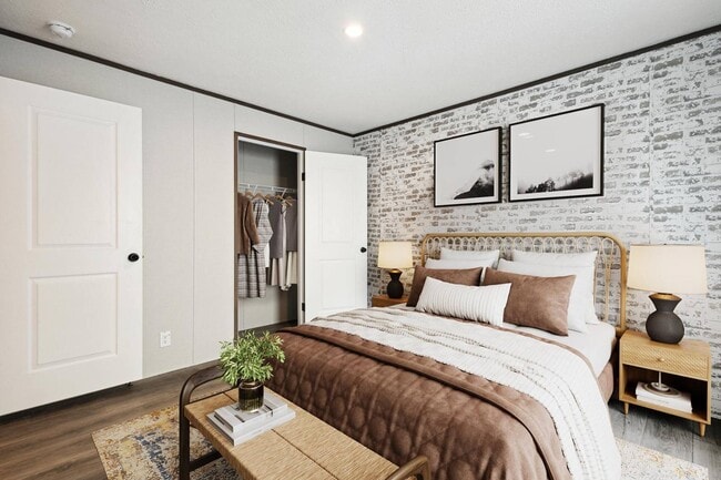 Photo - 22 New Yorker Blvd