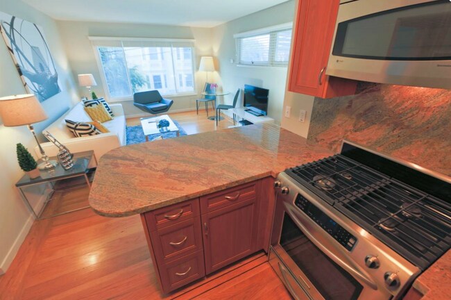 Photo - Come see this Noe hill Gem! Beautifully fu...