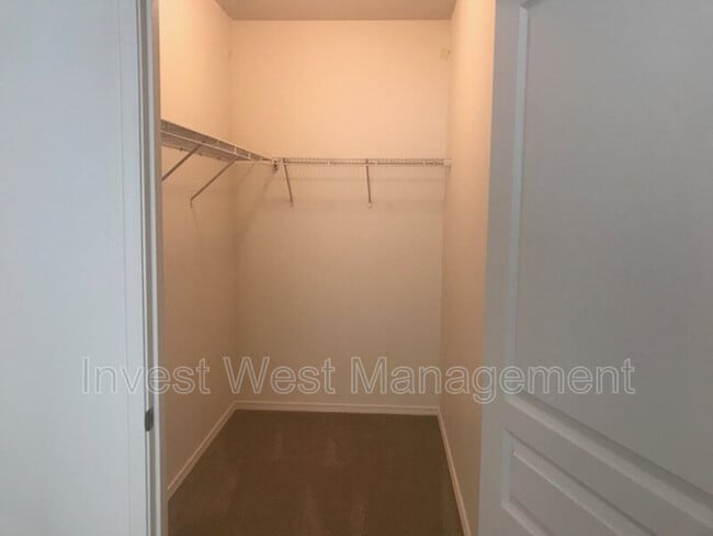 Photo - 2300 Main St