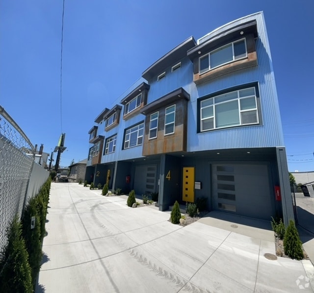 Building Photo - 236 Keystone Ave Unit 240 Keystone Ave #1 Rental