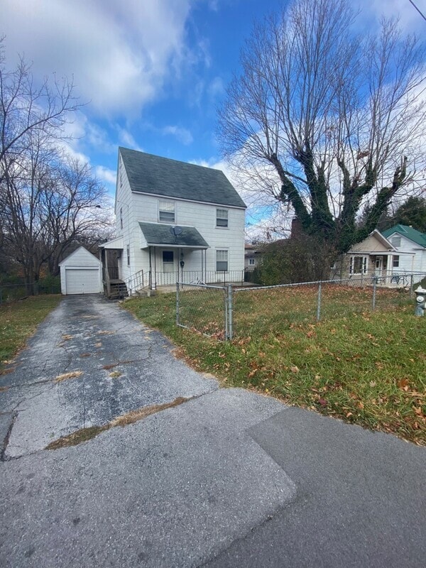 Photo - 500 Fairmont St
