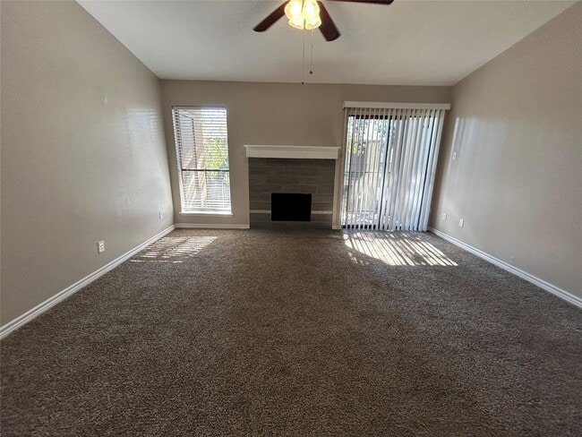 Building Photo - 3300 Pebblebrook Dr Unit 82