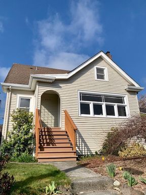 Building Photo - Remodeled 3 Bedroom Home-Duplex in Loyal Heights READY FOR MOVE IN NOW at $4050!