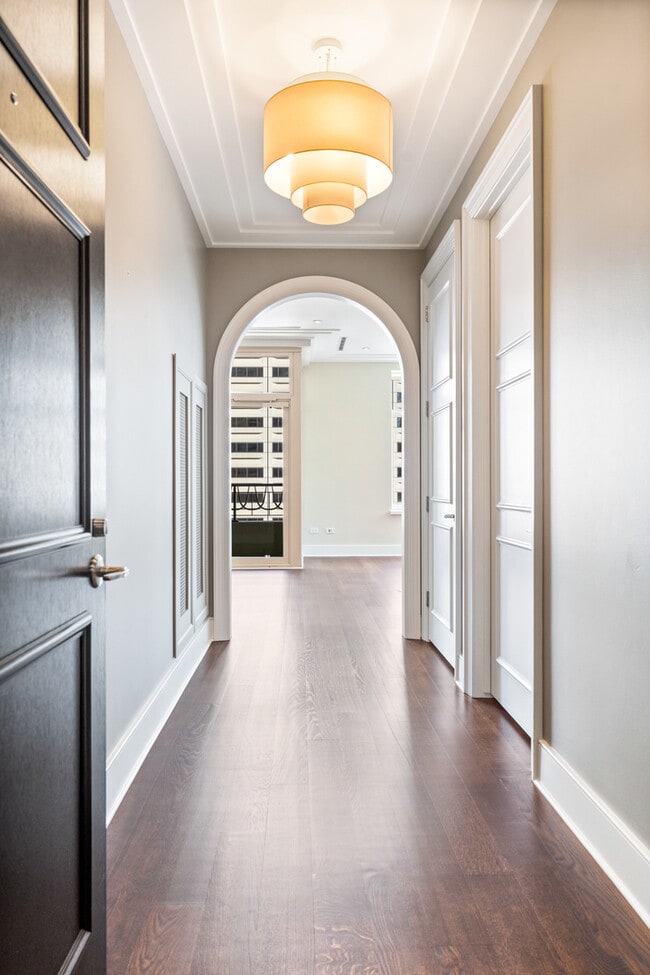 Photo - 118 E Erie St Unidad 18B