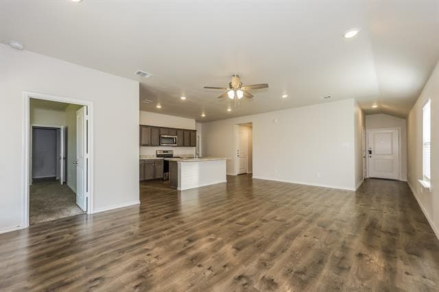 Photo - 3010 Saddleback Way