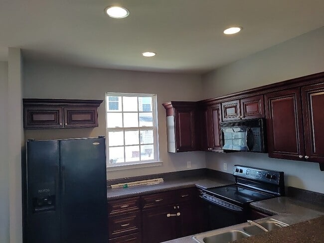 Photo - 611 Atkinson Dr