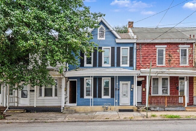 Building Photo - 306 N College St