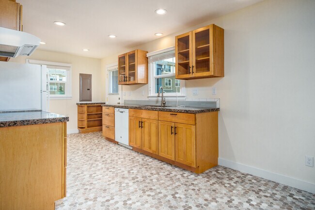 Photo - Beautiful Remodeled 1 Bed/1 Bath Home Close to Campus, Shopping, Restaurants, Parks & More!
