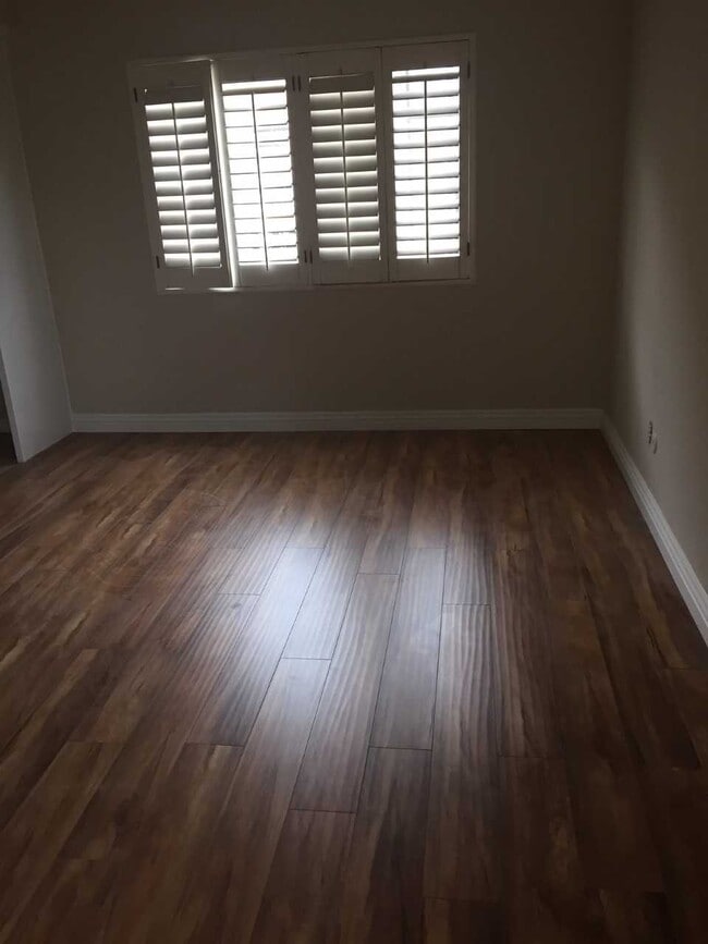 Dining - 116 N Pacific Ave Unidad #3