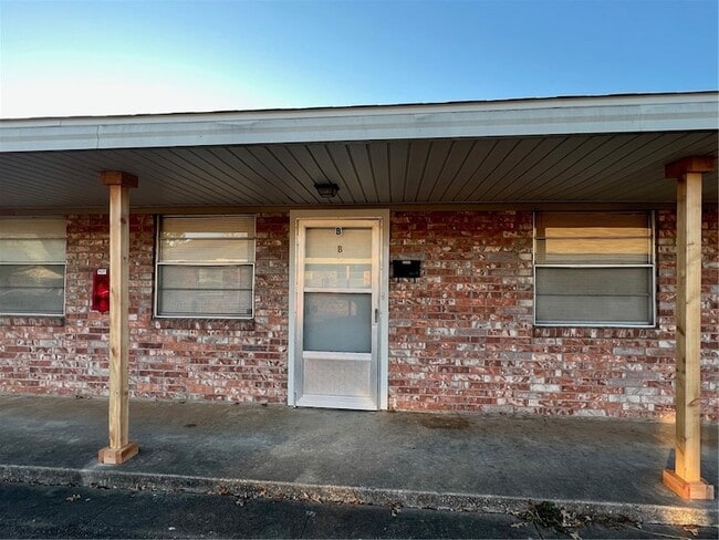 Building Photo - 2006 Theodore Dr Rental