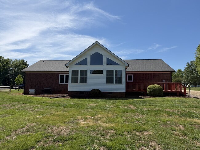 Photo - 236 Meadow Oaks Dr