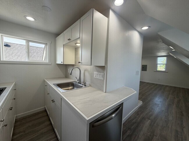 Photo - 2222 Summit Ave Unit 4