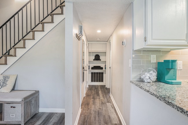 Photo - 1930 Lake View Cir