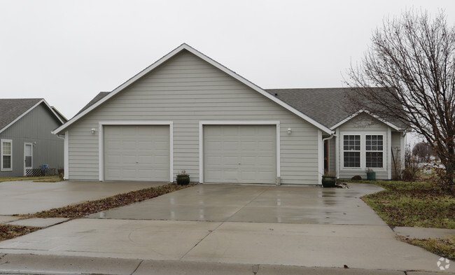 Lincoln Townhomes and Duplexes - Lincoln Townhomes and Duplexes