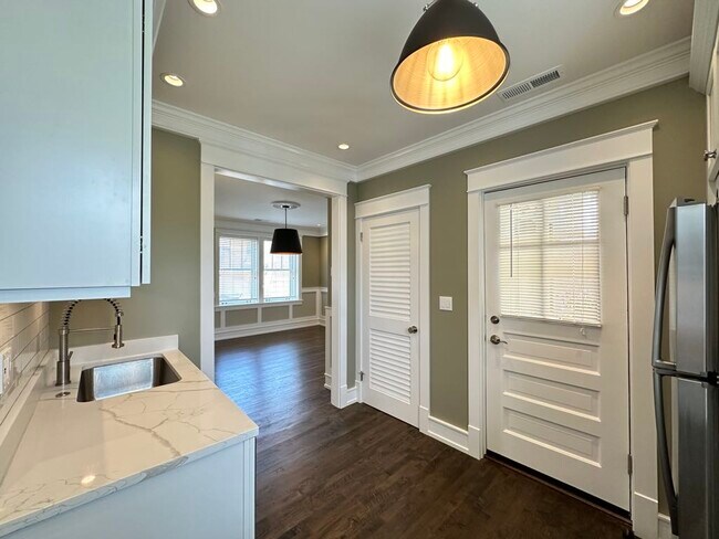 Photo - 1637 W Gregory St Unit J09P