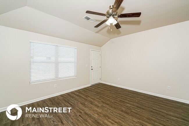 Photo - 160 Jonathan Dr