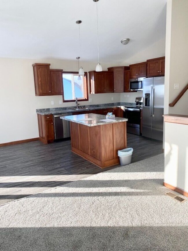 Photo - 2 Bedrooms, 1 Bathroom Split level Home in...