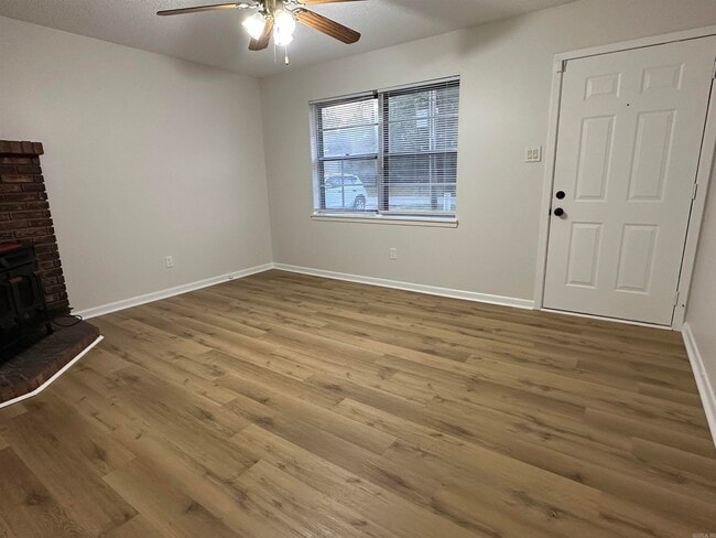 Photo - 408 SE 1st St