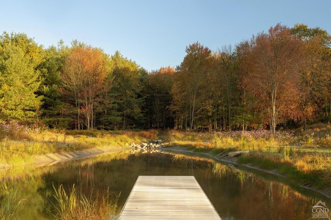 Photo - 40 Hellbrook Ln