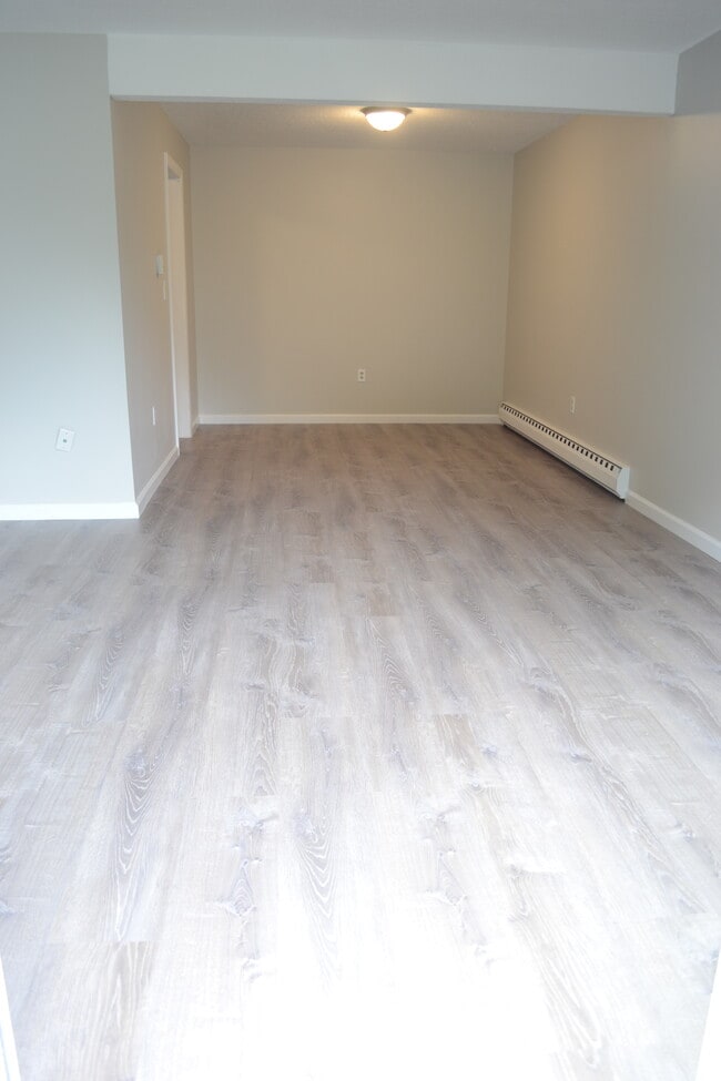 Dining room - 85 Old Town Rd Unit Vernon Condo Rental