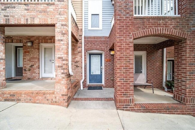 Photo - 205 16th St NW