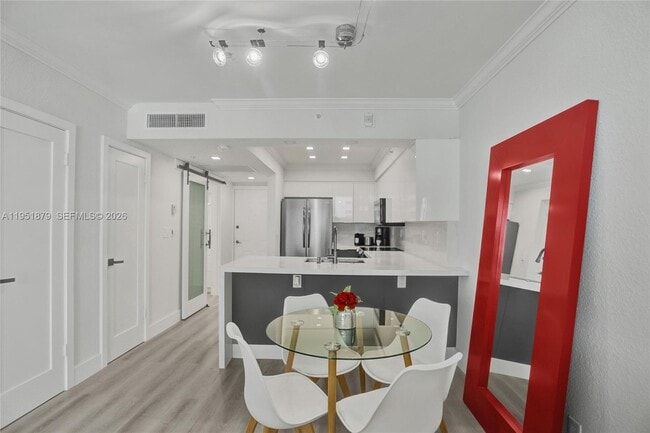 Photo - 2501 S Ocean Dr Unidad 704 (Available March 3)