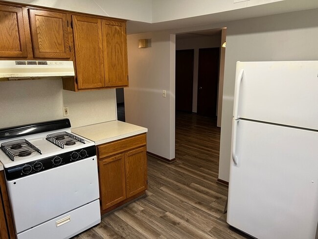 Photo - 2037 Andrew St SE