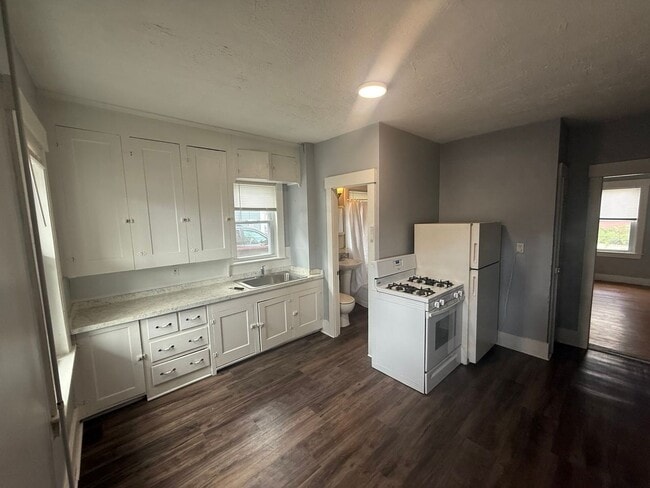 Photo - 204 Douglas St Apartment Unit 204-1 Douglas