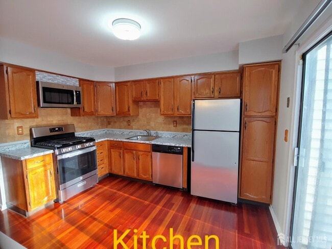Photo - 3305 Stonehedge Rd