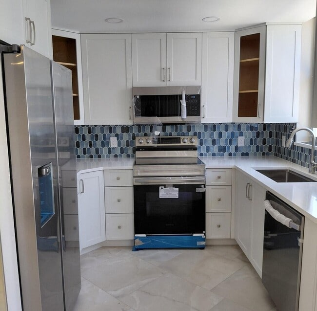 Building Photo - 1010 S Ocean Blvd Unit 1515