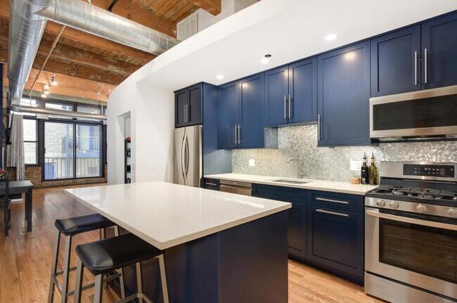 Photo - 2300 W Wabansia Ave Unit #115