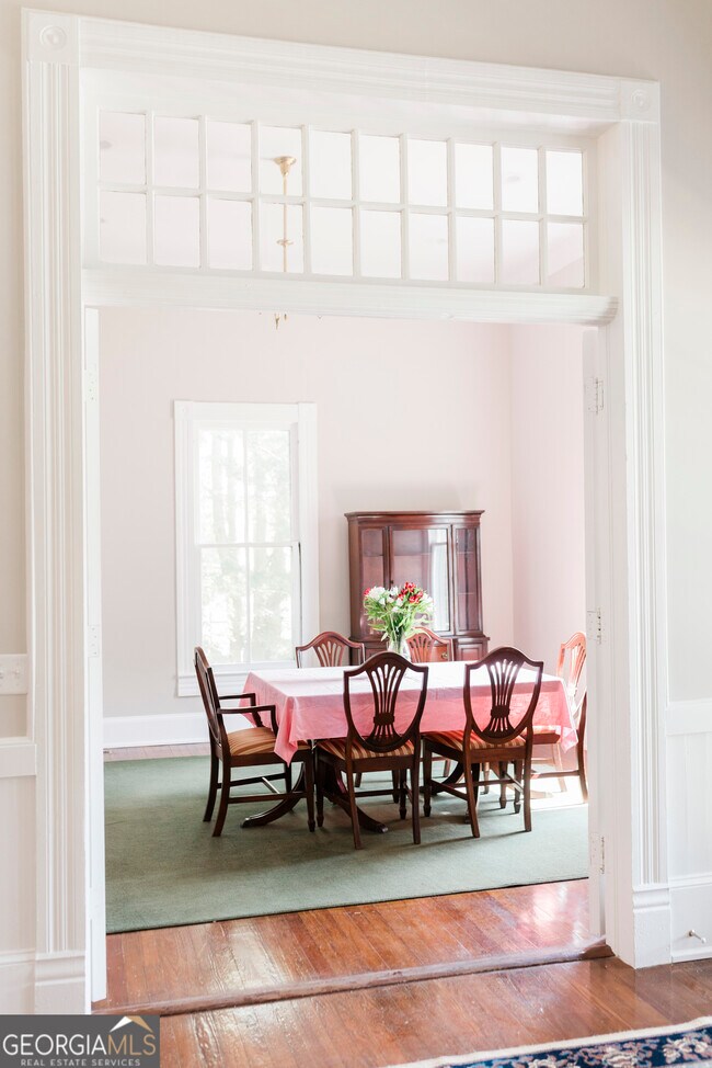 Photo - 610 N Ridge Ave