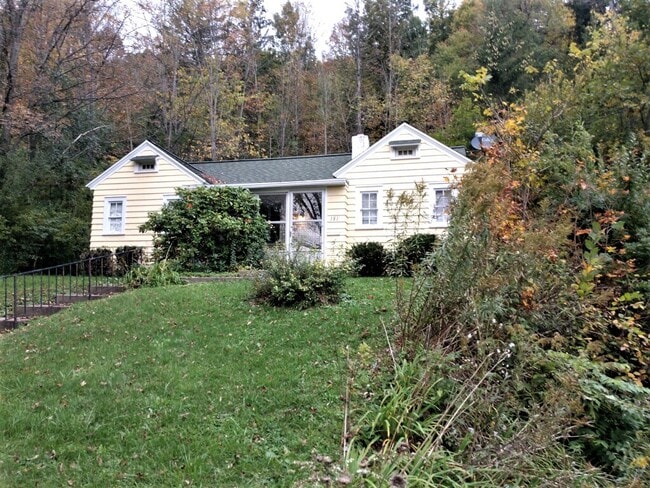 Photo - 181 E State St