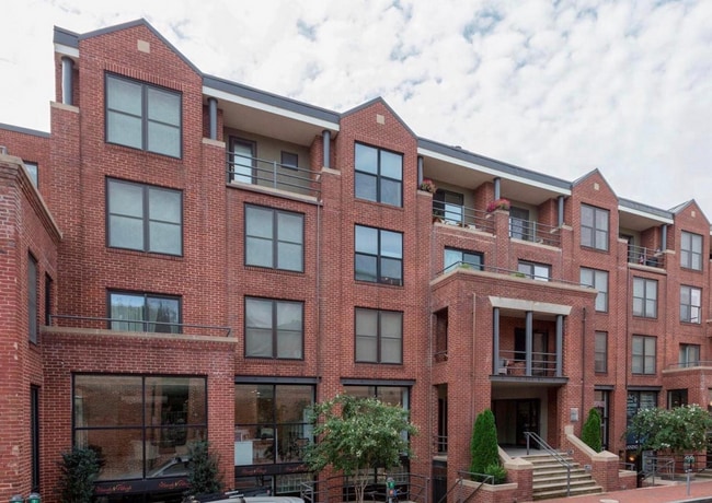 Building Photo - GEORGETOWN - 2 level 2/2.5 Custom Condo City Living W/ UNDERGROUND PARKING!!