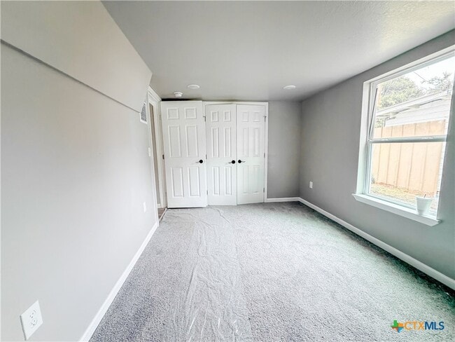 Photo - 1404 W Ave E
