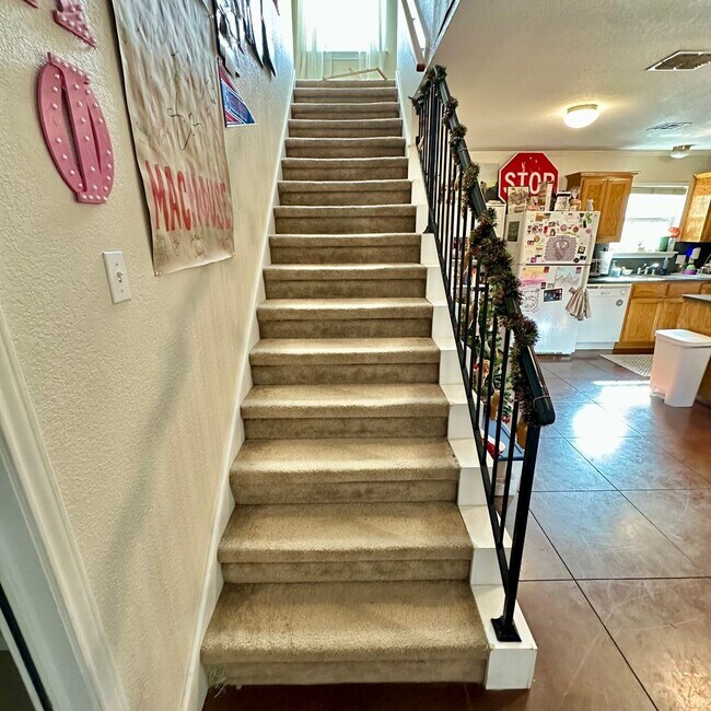 Photo - 1018 Bagby Ave Unit A