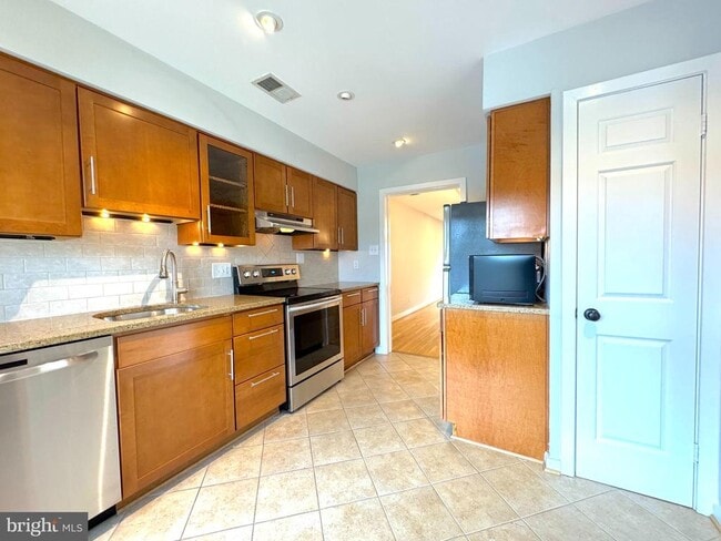 Photo - 1318 Dewitt Ave