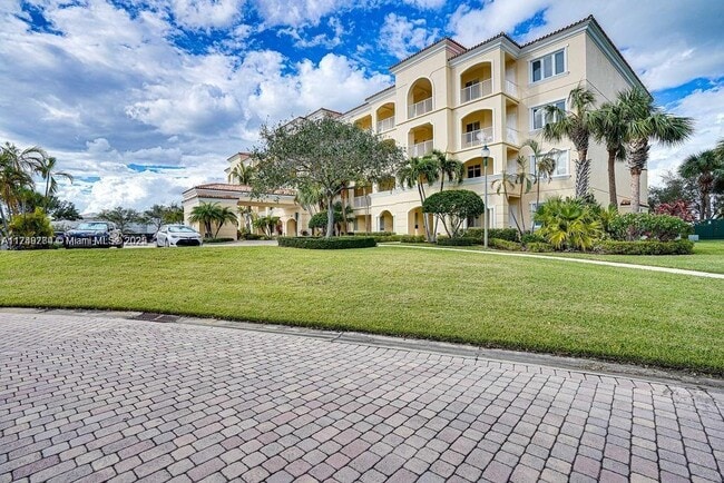 Photo - 38 Harbour Isle Dr E Unit 202