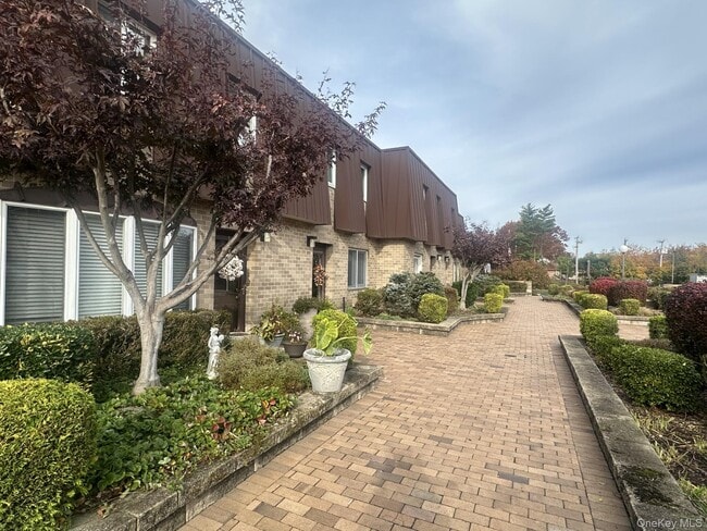 Photo - 200 Hilton Ave Unit 15