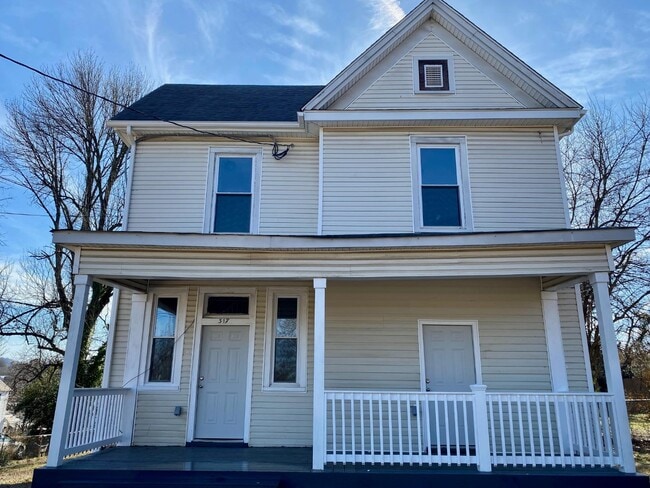 Photo - 317 Grove St