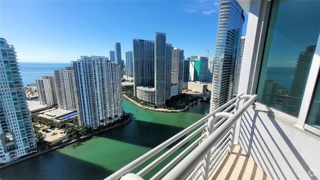 Building Photo - 325 S Biscayne Blvd Unit 4121 Rental