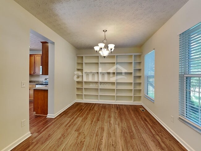 Photo - 136 Leasure Dr