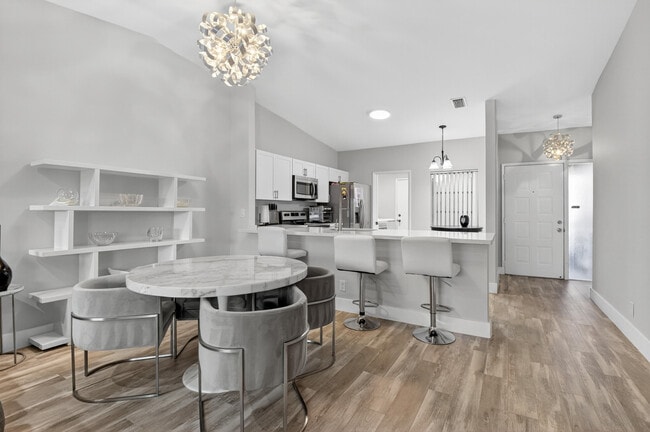 Photo - 8256 Summerbreeze Ln