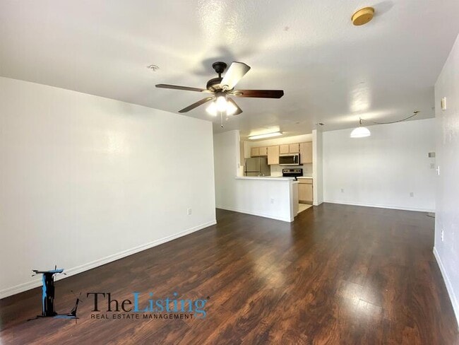 Photo - 5459 Vineland Rd Unit 4201